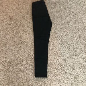 BLACK SKINNY JEANS